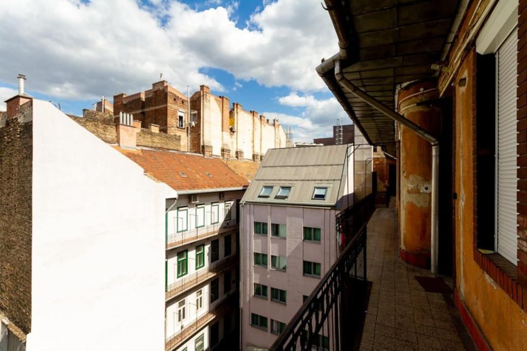 Historic Charm On Dohany Street By Newave Budapest Eksteriør bilde